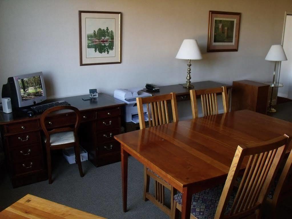 The Inn At Houndslake Aiken Exterior photo