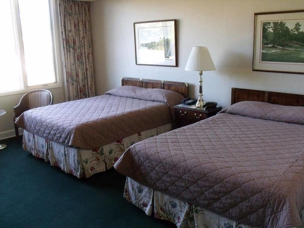 The Inn At Houndslake Aiken Exterior photo