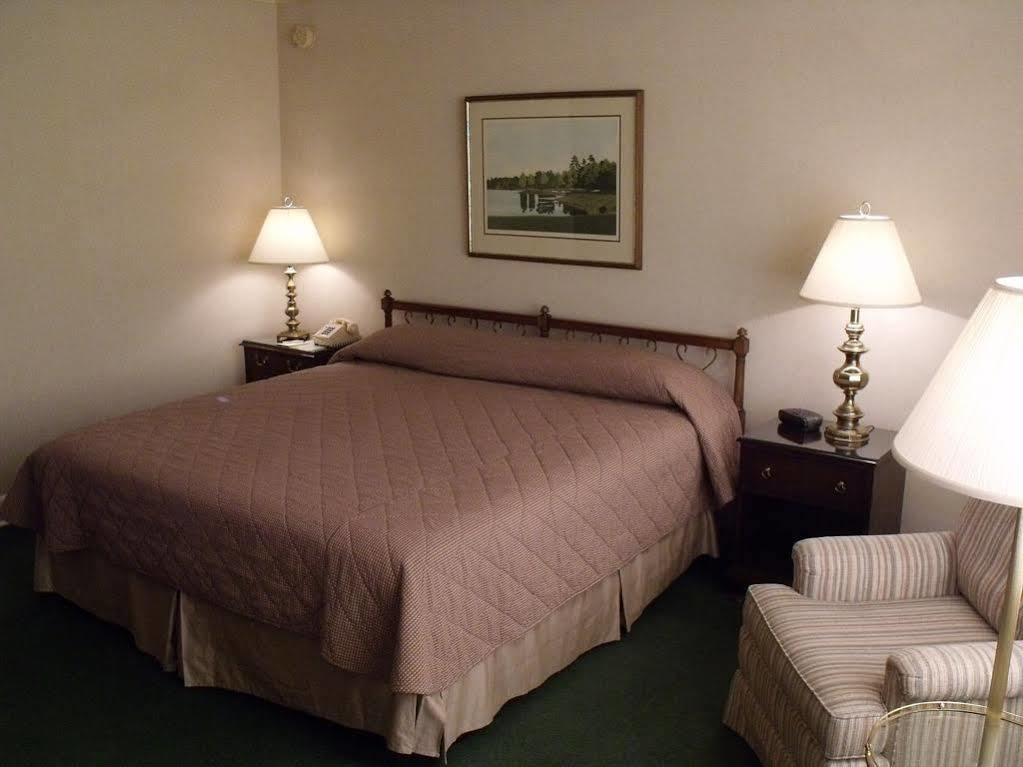 The Inn At Houndslake Aiken Exterior photo